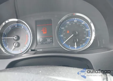 2018 Toyota Corolla Le z USA, uszkodzony, nr VIN 5YFBURHE3JP792041